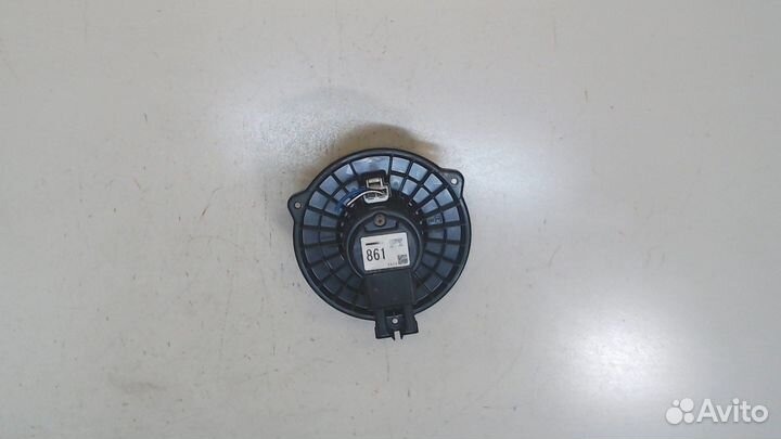 Двигатель отопителя Mitsubishi Pajero, 2008