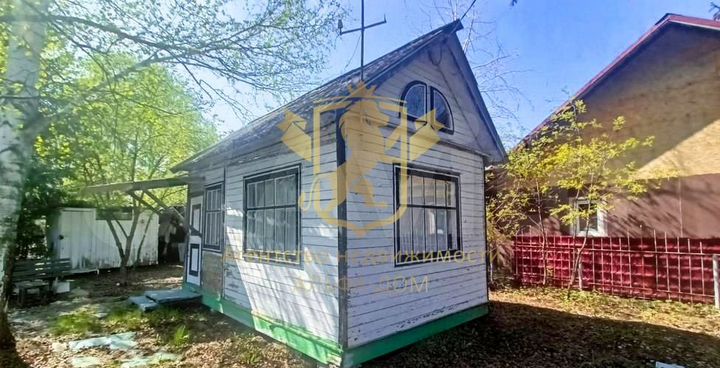 Дача 20 м² на участке 7 сот.