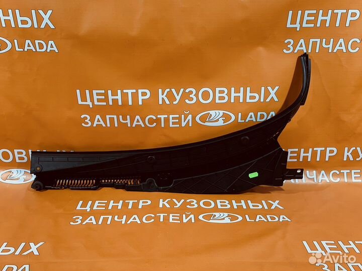 Накладка рамы ветрового окна правая LADA Granta FL