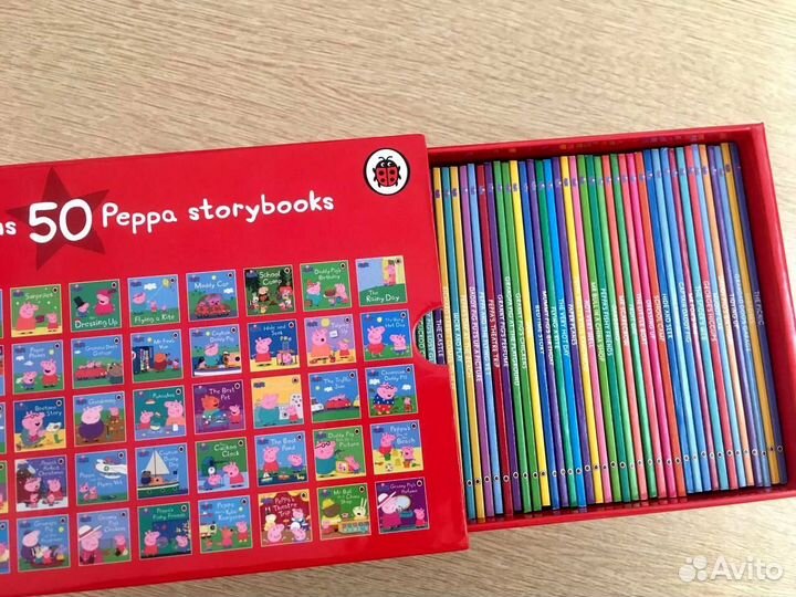 Peppa Pig. Свинка Пеппа в красном боксе новинка