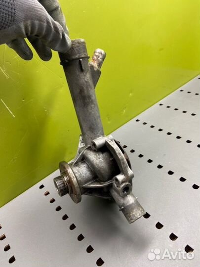 Помпа Mercedes-Benz E-Class W124 M111 2.0 1995