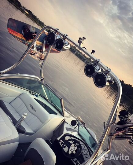 Аренда катера с капитаном (Mastercraft X-9)