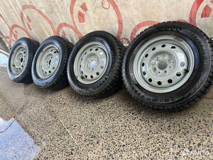 Новые зимние колеса р 13 ваз nokian/ болотки