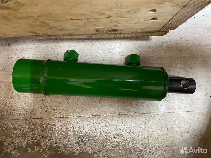 Джон Дир AH226444 гидроцилиндр John Deere