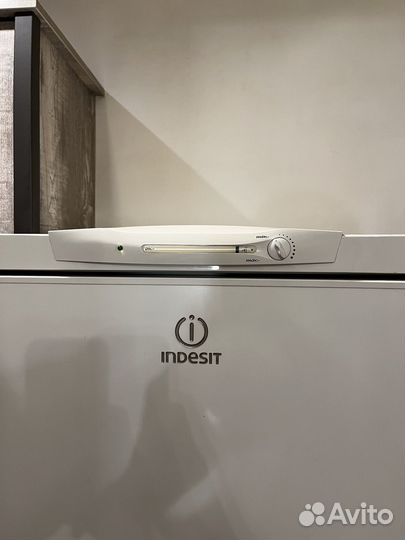 Холодильник Indesit C132G.016