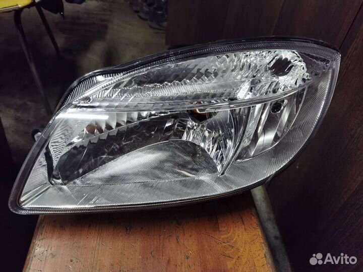 Фара левая шкода фабия