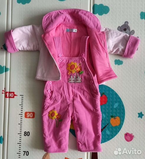 Много теплой одежды для девочки