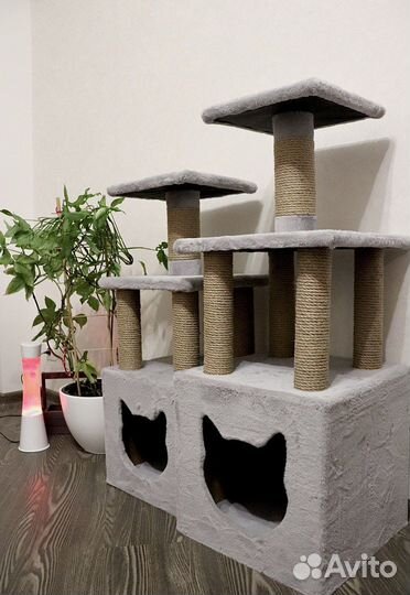 Кошачий домик с когтеточкой