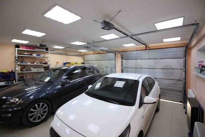 Дом 358,5 м² на участке 7,1 сот.