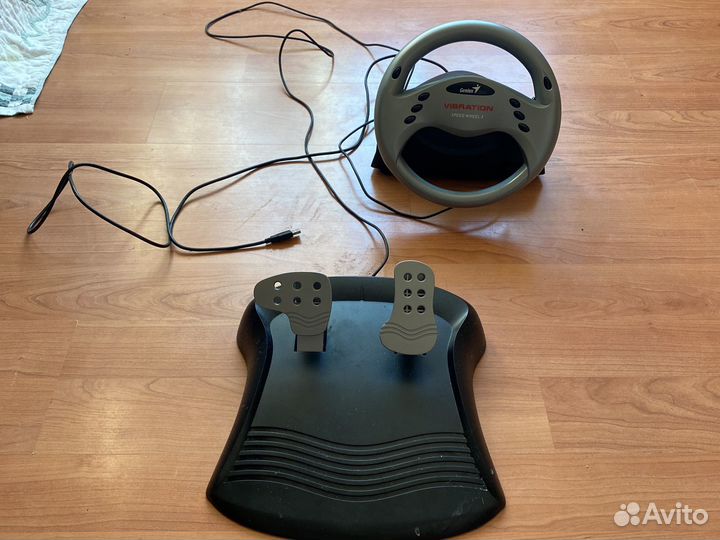 Игровой руль genius