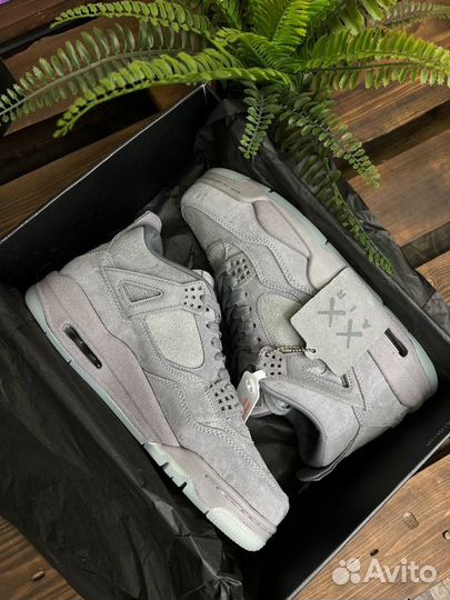 Nike Air Jordan 4 Kaws