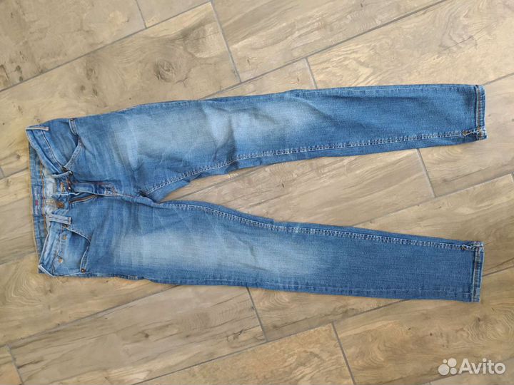 Джинсы женские