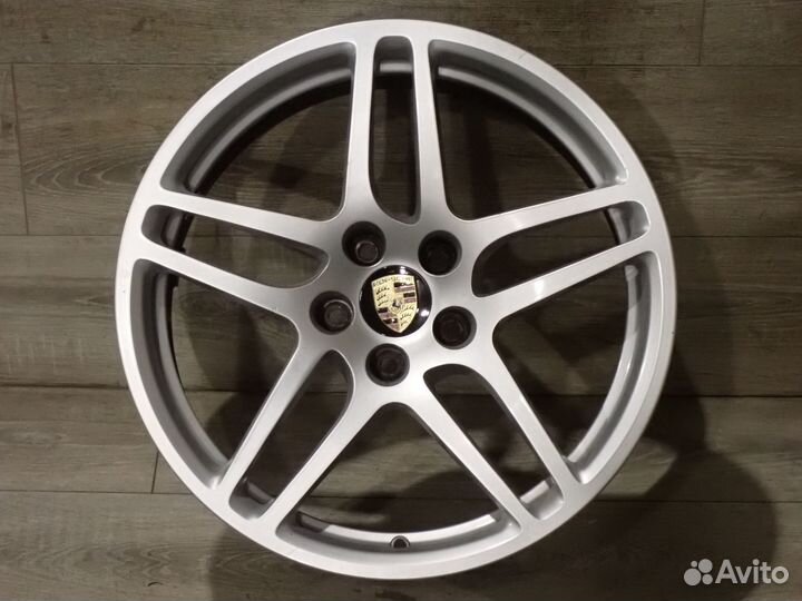 Комплект оригинальных дисков Porsche Macan R18