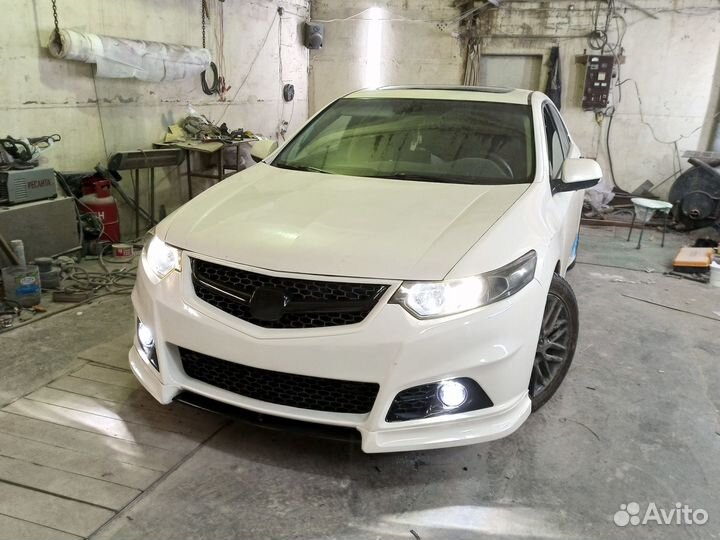 Накладка на передний бампер modulo Honda Accord 8