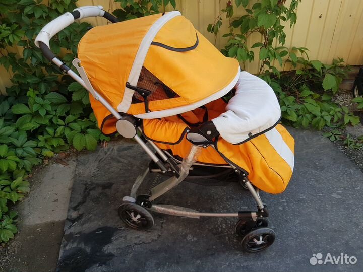 Коляска прогулочная с перекидной ручкой оранжевая