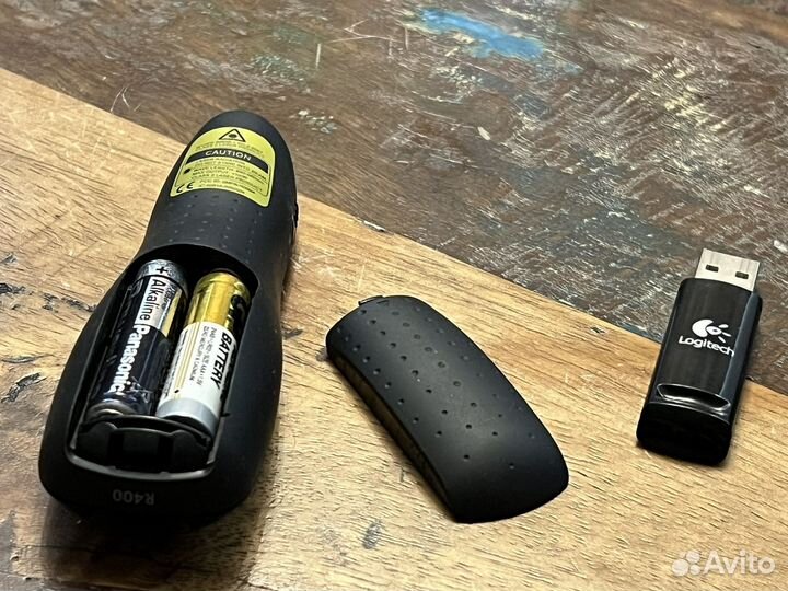 Презентер лазерная указка logitech R400