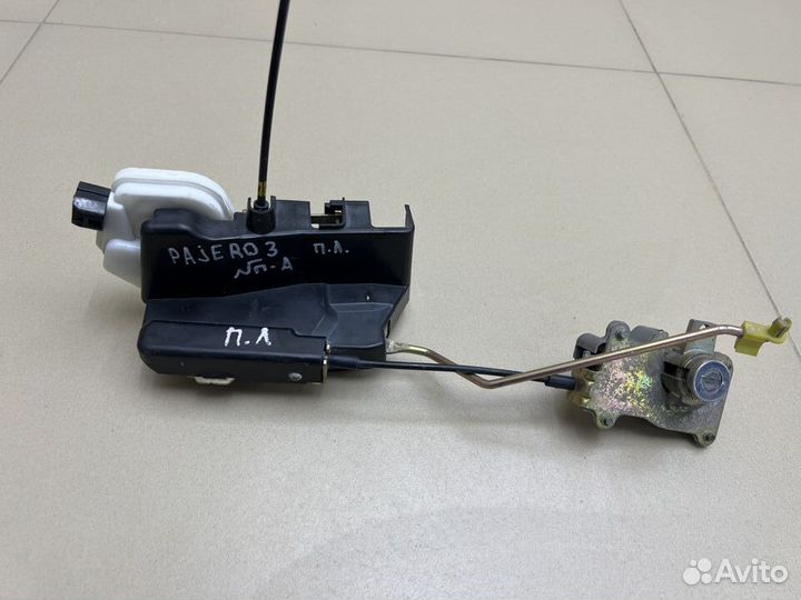 Замок двери Mitsubishi Pajero 3