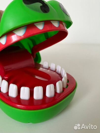 Игрушечный крокодил
