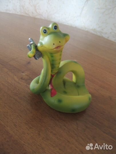 Много разных сувениров