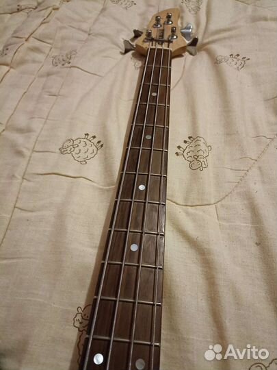Бас гитара yamaha