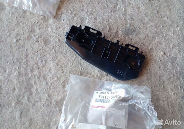 Кронштейн бампера Toyota Land Cruiser 200