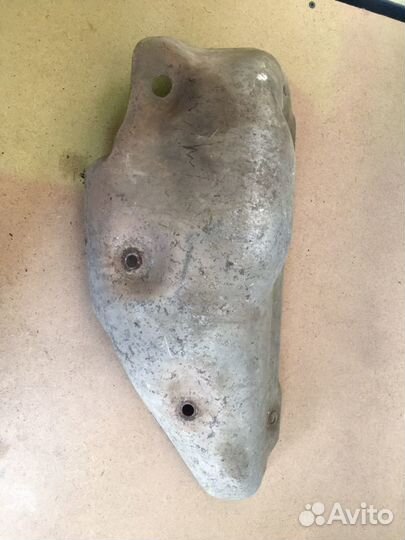 Кожух(экран,защита) выпускного коллектора Toyota