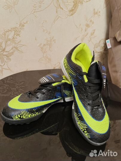 Футбольные бутсы