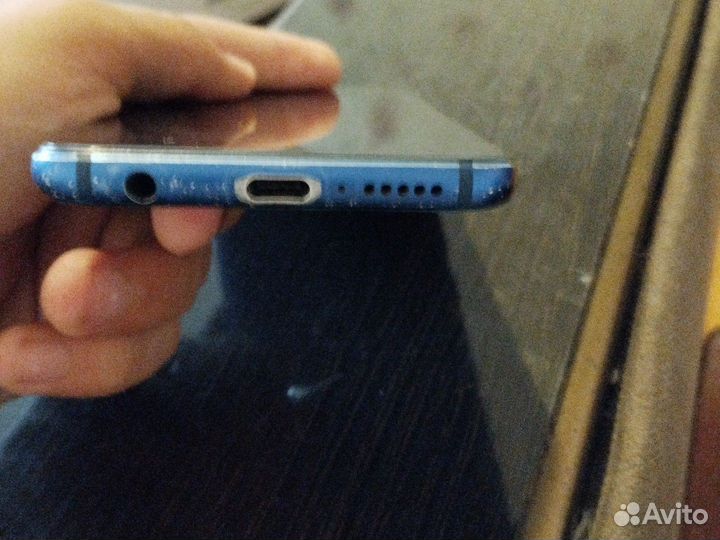 HONOR 10, 4/64 ГБ