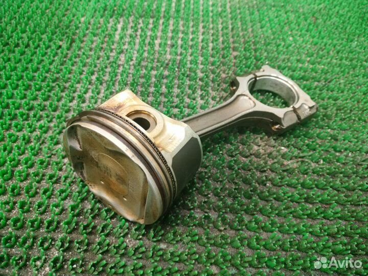 Поршень с шатуном Nissan Juke F15 HR16DE 2013