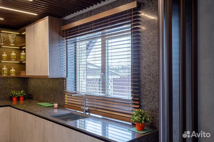 Жалюзи горизонтальные деревянные