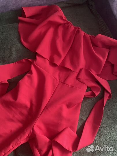 Комбинезон красный
