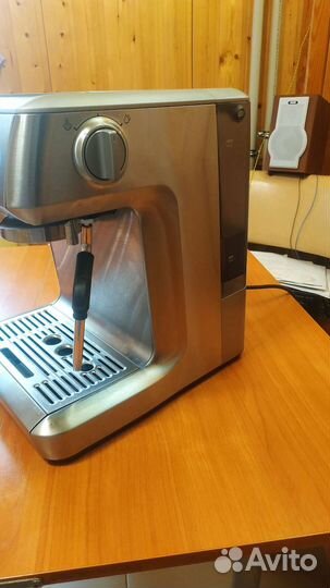 Кофеварка рожковая bork С 803