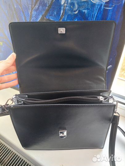 Небольшая женская сумочка