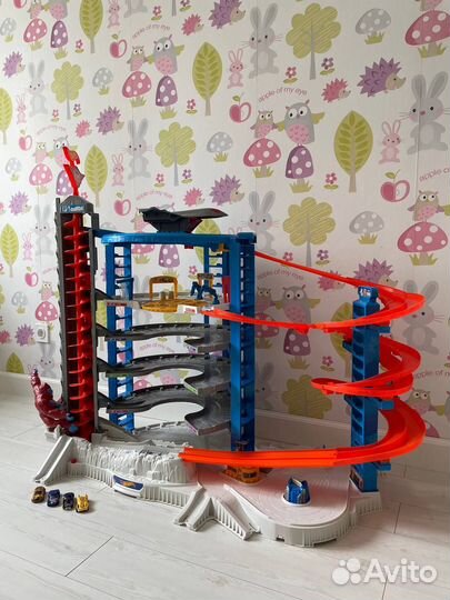 Игровой набор Hot Wheels Super Ultimate Garage