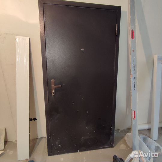 Дверь от застройщика