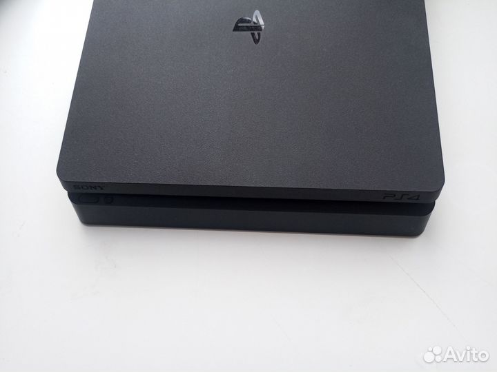 Sony playstation 4 slim + 2 геймпада + игры