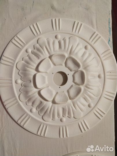 Розетка под люстру