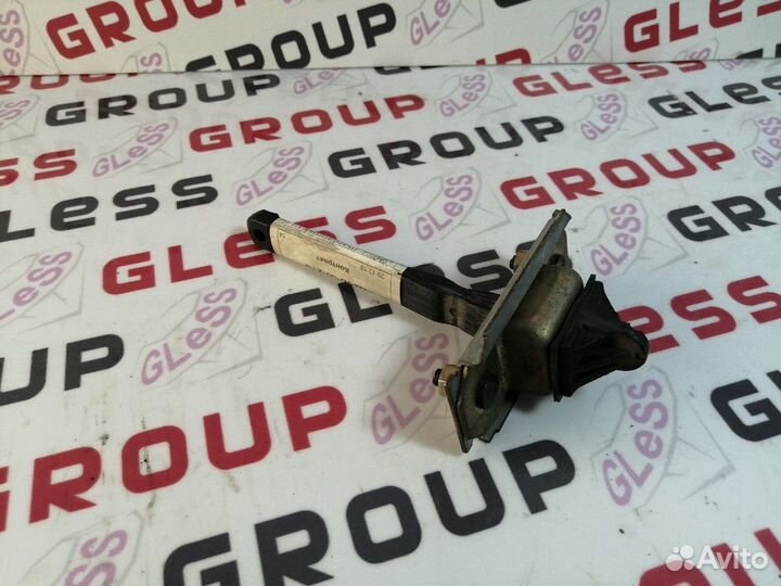 Ограничитель открытия двери пер. BJ LR б/у 323 323F Familia