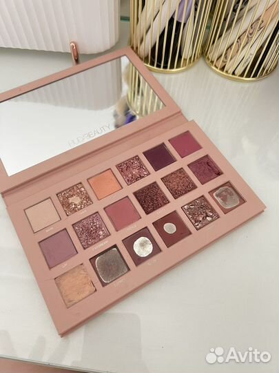 Huda beauty палетка теней