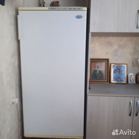 Продается морозильная камера Атлант бу