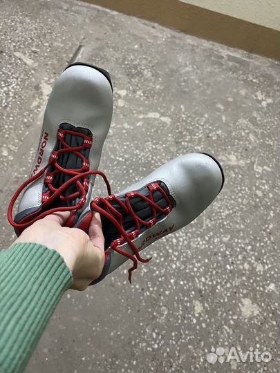 Ботинки лыжные