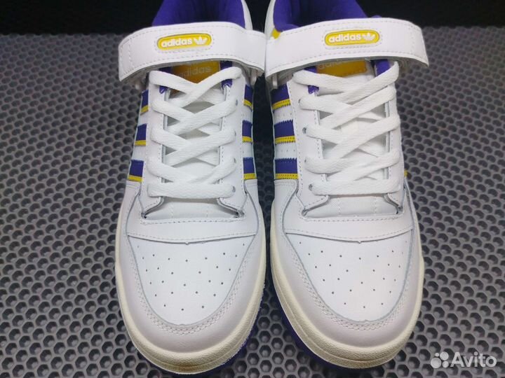 Adidas forum low
