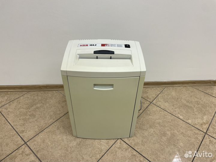 Уничтожитель бумаги шредер Hsm