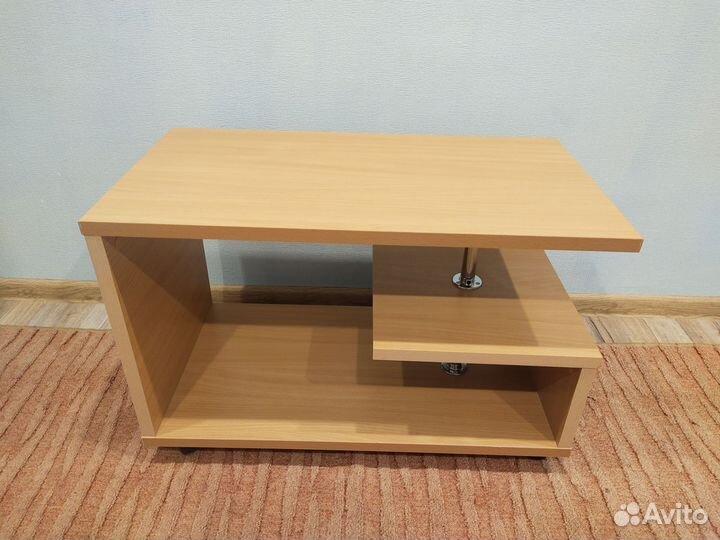 Столик тумбочка