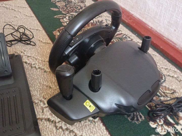 Игровой руль с педалями