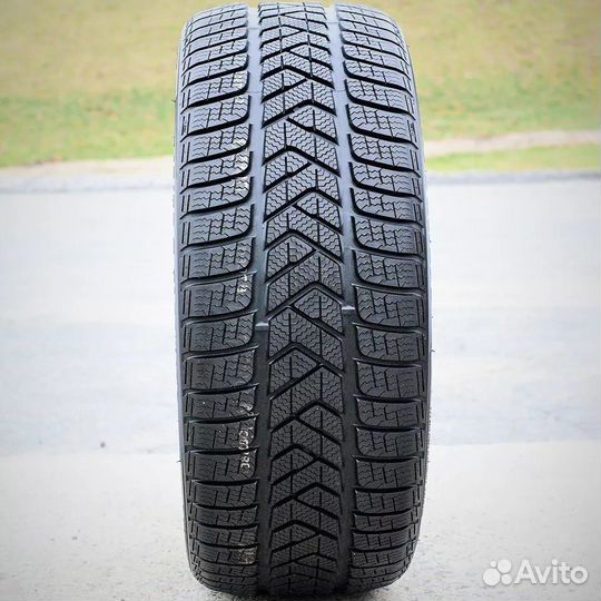 Pirelli Winter Sottozero 3 255/40 R20 101V