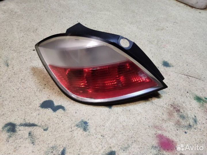 Фонарь задний левый Opel Astra H