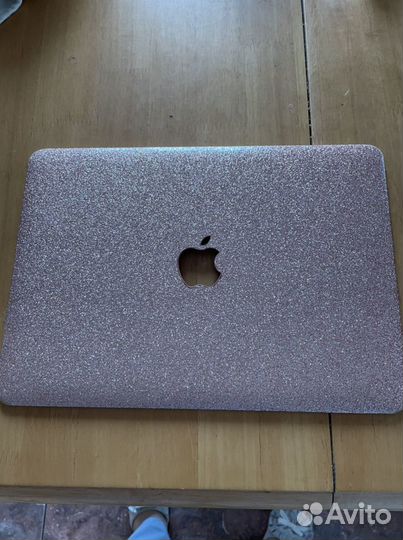 Чехлы на планшет и макбук