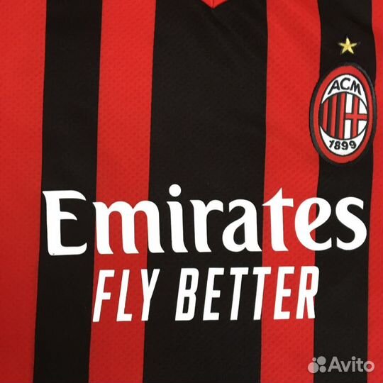 Футбольная форма ас Милан 2021/22