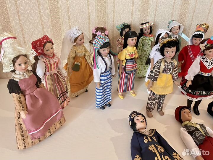 Куклы в костюмах народов мира
